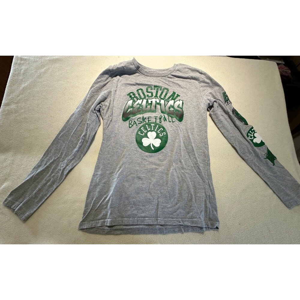 Boston Celtics Basketball T-Shirt Kids Size L Gray Long Sleeve NBA Tag Youth